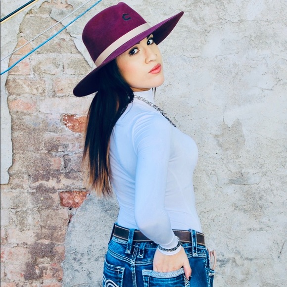 Meet your Posher, Johana - Picture 4 of 6